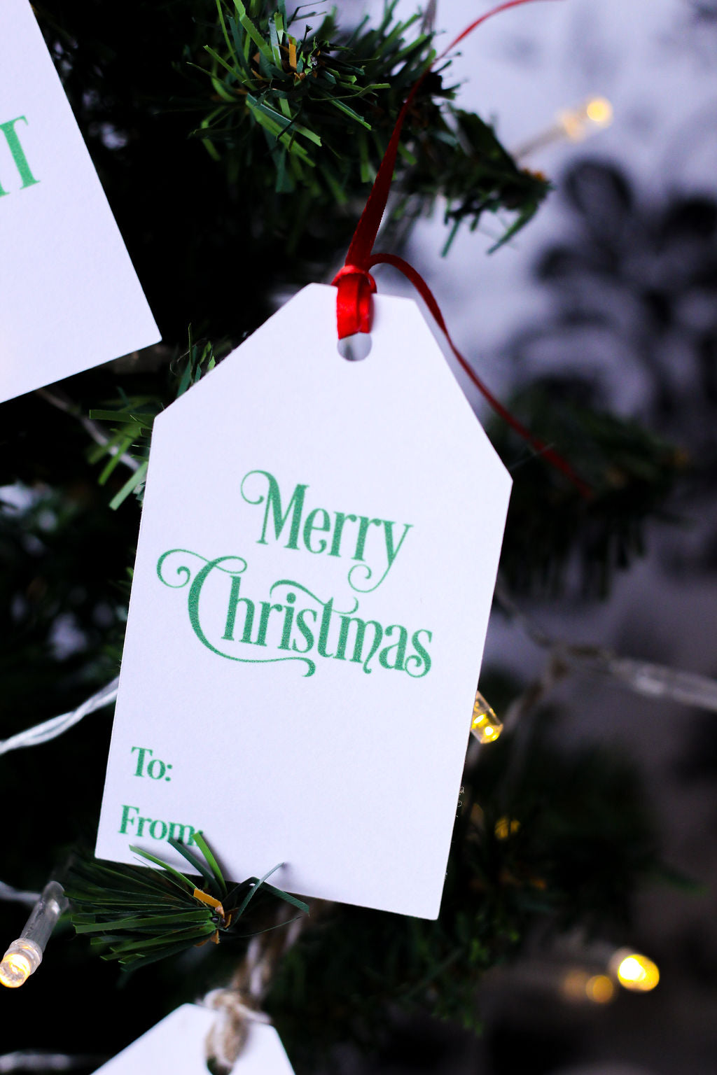 Elegant Christmas Themed Gift Tags 8 Count