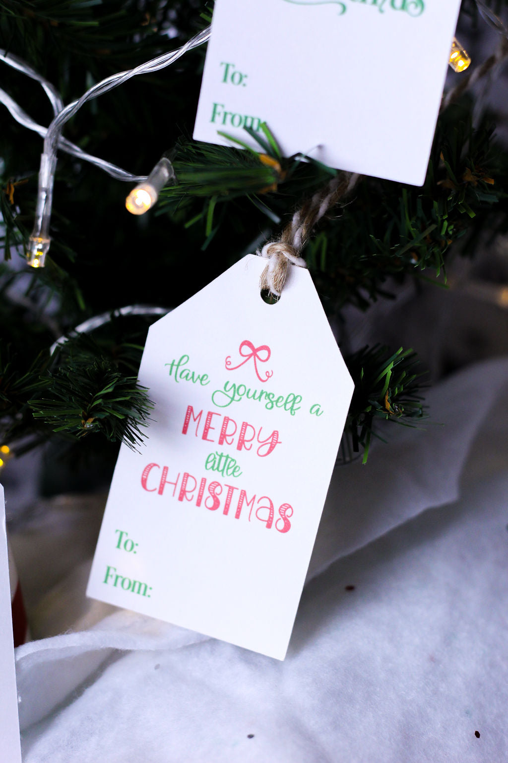 Elegant Christmas Themed Gift Tags 8 Count